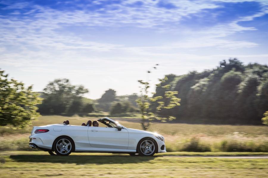  Mercedes-Benz C220 d AMG Line Cabriolet 2016 года  (UK) (фото 12 из 29)